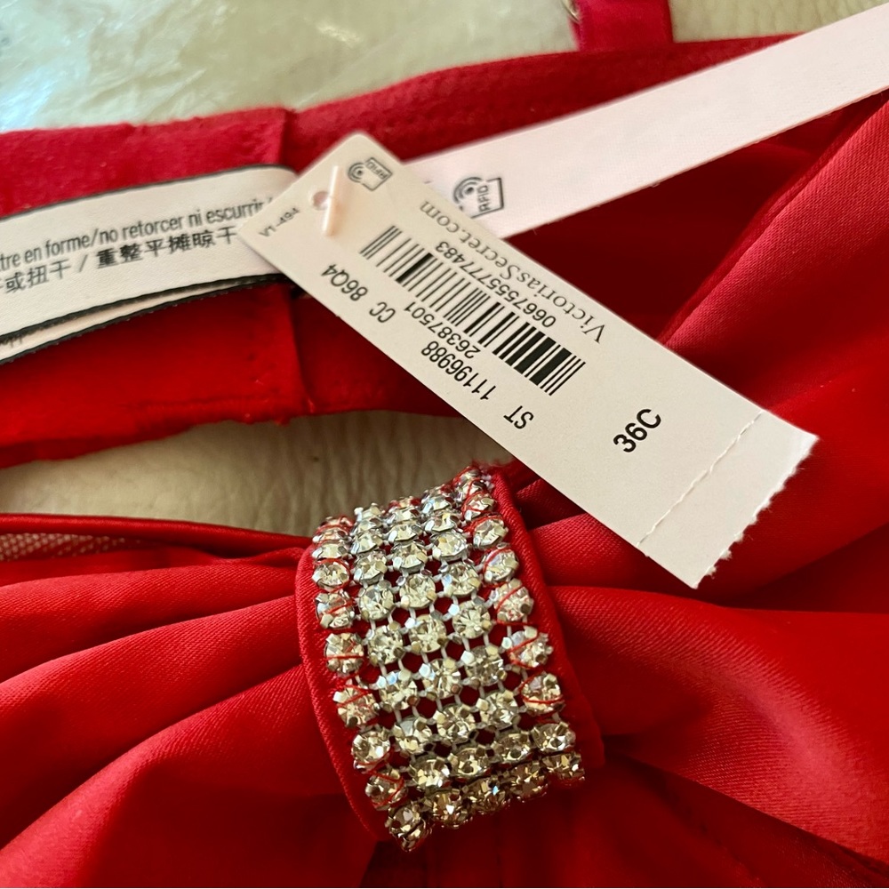 Victoria Secret Holiday bra. 36 C. Red, Bow with rhinestones. New with tag.